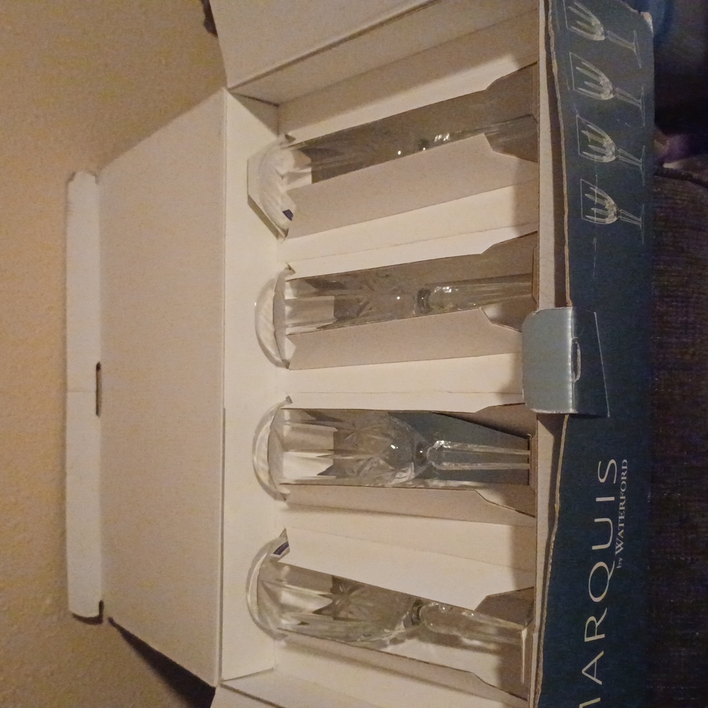 MARQUIS by Waterford set of 4 Champagne Flutes